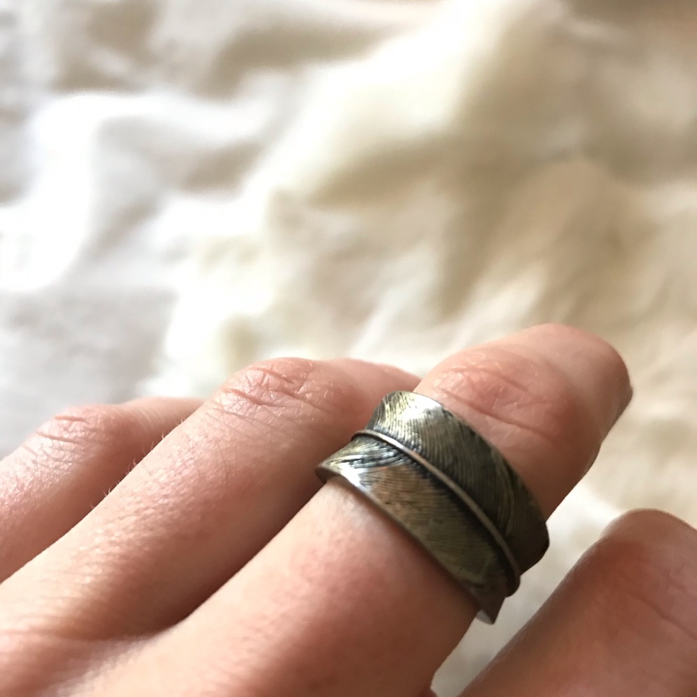 Earring/Ring feather bundle - Picture 5 of 5
